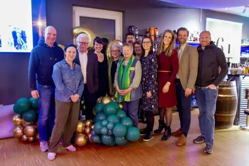 Gruppenbild mit Gästen